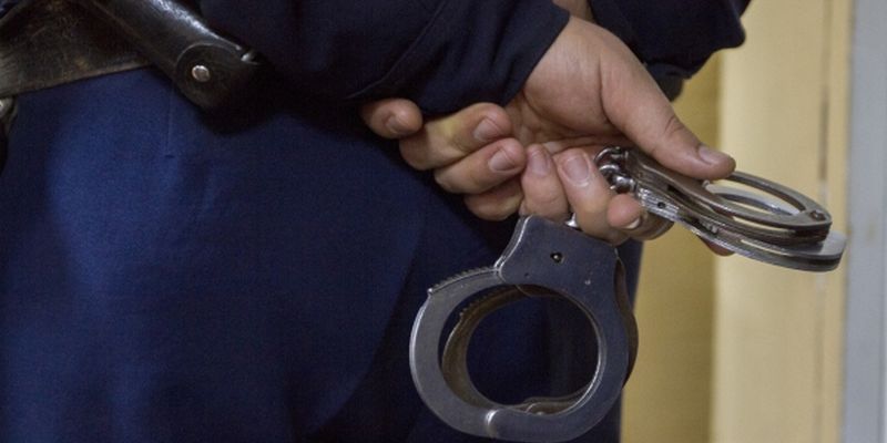 Новость - События - Инспектор патрульной полиции в Днепре пытался сбыть оружие