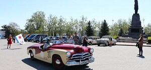Легендарные советские авто отправились в ралли по дорогам Крыма  [Фото]