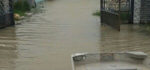 Море затопило куророт на Азове