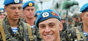 Украинские десантники поздравили своих матерей с помощью видеоролика