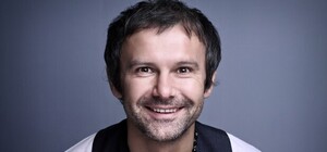 Вакарчук прогулявся Львовом й послухав вуличних музикантів (відео)