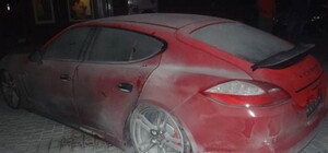 Неслучайный взрыв: Porsche в Одессе подорвали гранатой