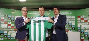 Бетис представил Зозулю