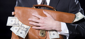 Экс-заммэра Днепра подозревают в хищении 30 миллионов