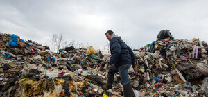 Шок: на сміттєзвалищі біля Львова знайшли тіло немовляти