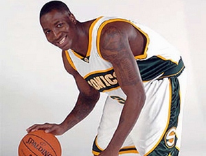 В НБА форварду так и не удалось поиграть. Фото с сайта nba.com.