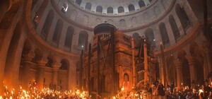 Подарок на Рождество: в Днепр привезли огонь Мира из Вифлеема