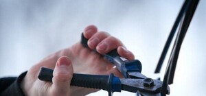 Враги интернета: куда звонить, если в доме вырезали кабель