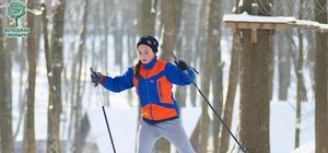 Лыжные соревнования, катание на санях в собачьих упряжках, полевая каша: в экопарке отметят День снега