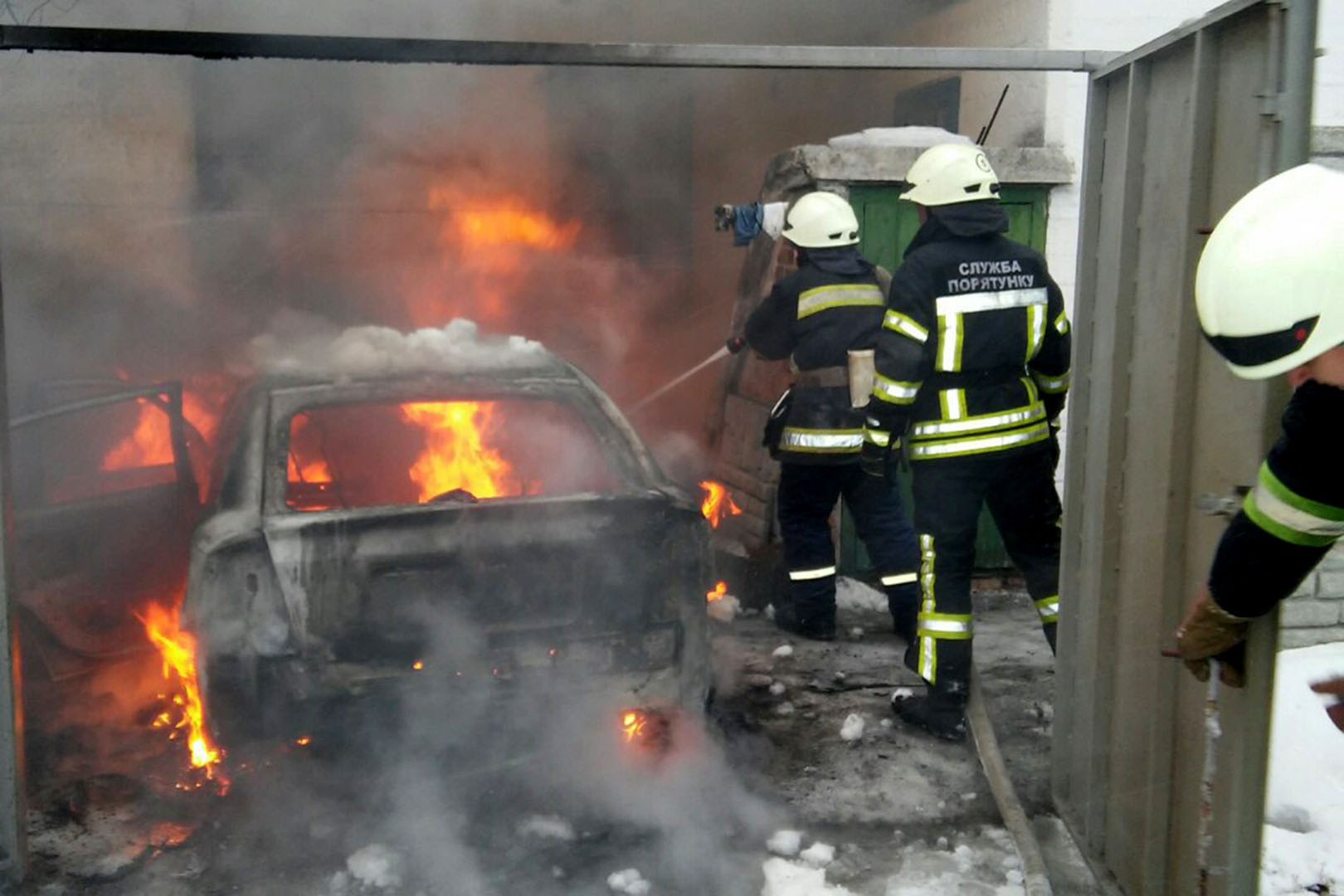 Новость - События - В Днепре мужчина едва не сгорел в салоне собственного автомобиля