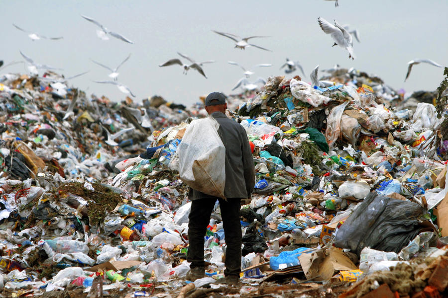 Новость - События - Большая свалка: набережную Днепра превращают в мусорник