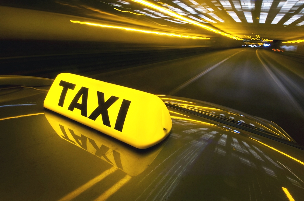 Новость - События - На Новый год было дешевле: в Днепре из-за непогоды подорожали такси