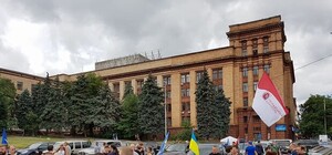 Смотри фото: участников автопробега заблокировали на площади Героев Майдана