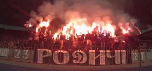 Смотри: фанаты Динамо спровоцировали драку с полицией Полтавы