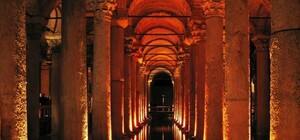 Цистерна Базилика по-днепровски: в заброшенном здании нашли огромное затопленное подземелье