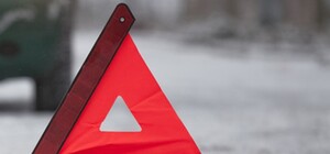 Под колеса мопеда: на ЖБИ скутерист сбил женщину