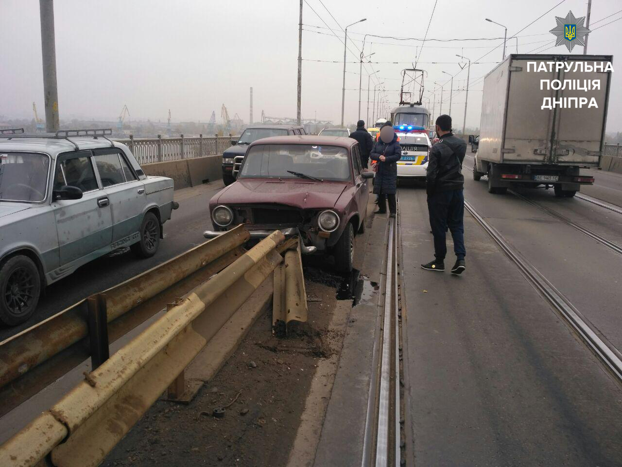 Новость - События - Авария на Старом мосту: движение парализовано