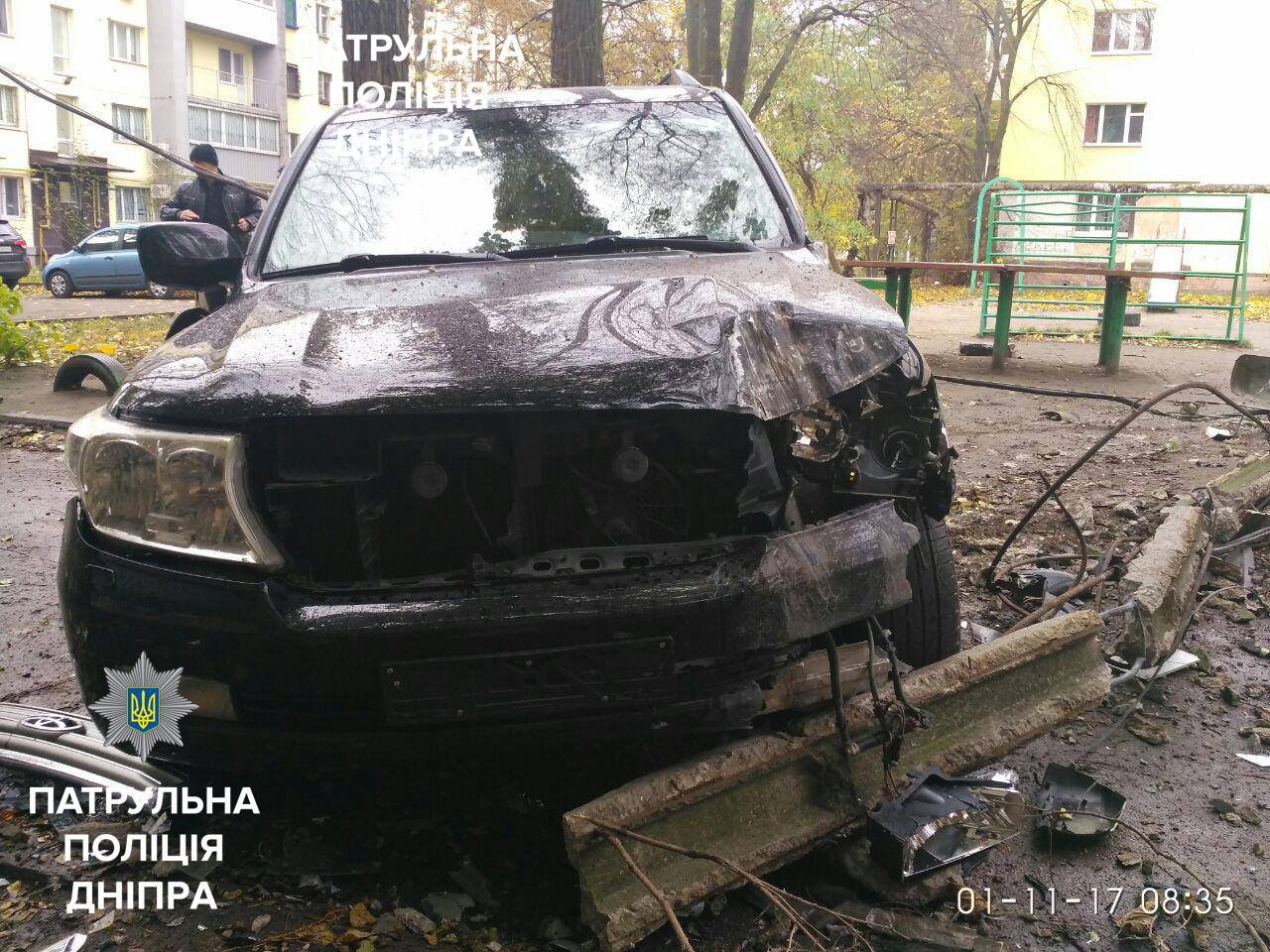 Новость - События - ДТП возле детской площадки: пьяный днепрянин сбил электроопору