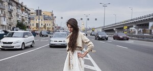 Знай наших: одесситка с ДЦП стала моделью дизайнера Андре Тана