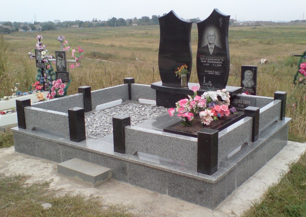 Новость - События - Экономия места: в Днепре запретили огораживать могилы на кладбищах