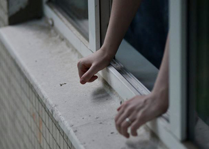 Новость - События - Несчастный случай: в Кривом Роге 15-летний парень выпал из окна школы
