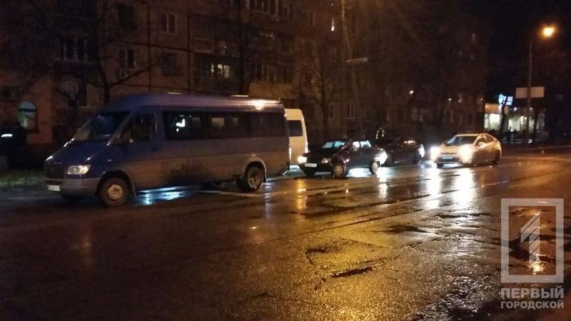 Новость - События - Серьезная авария в Кривом Роге: Таврия влетела в маршрутку