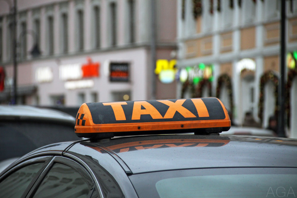 Новость - События - Среди белого дня: в Днепре пьяные бандиты угрожая таксисту отобрали его машину