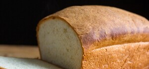 Особый рецепт: в Запорожской области женщина купила хлеб с испражнениями (ФОТО)