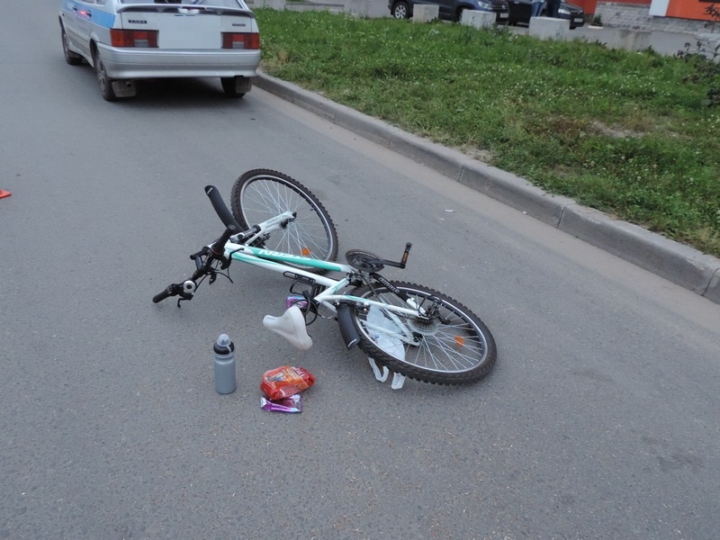 Новость - События - Раскаялся: на бульваре Славы водитель сбил ребенка на велосипеде и сам отвез его в больницу