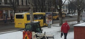 Сложно поверить: в Крыму снегоуборочная техника ломается из-за снега