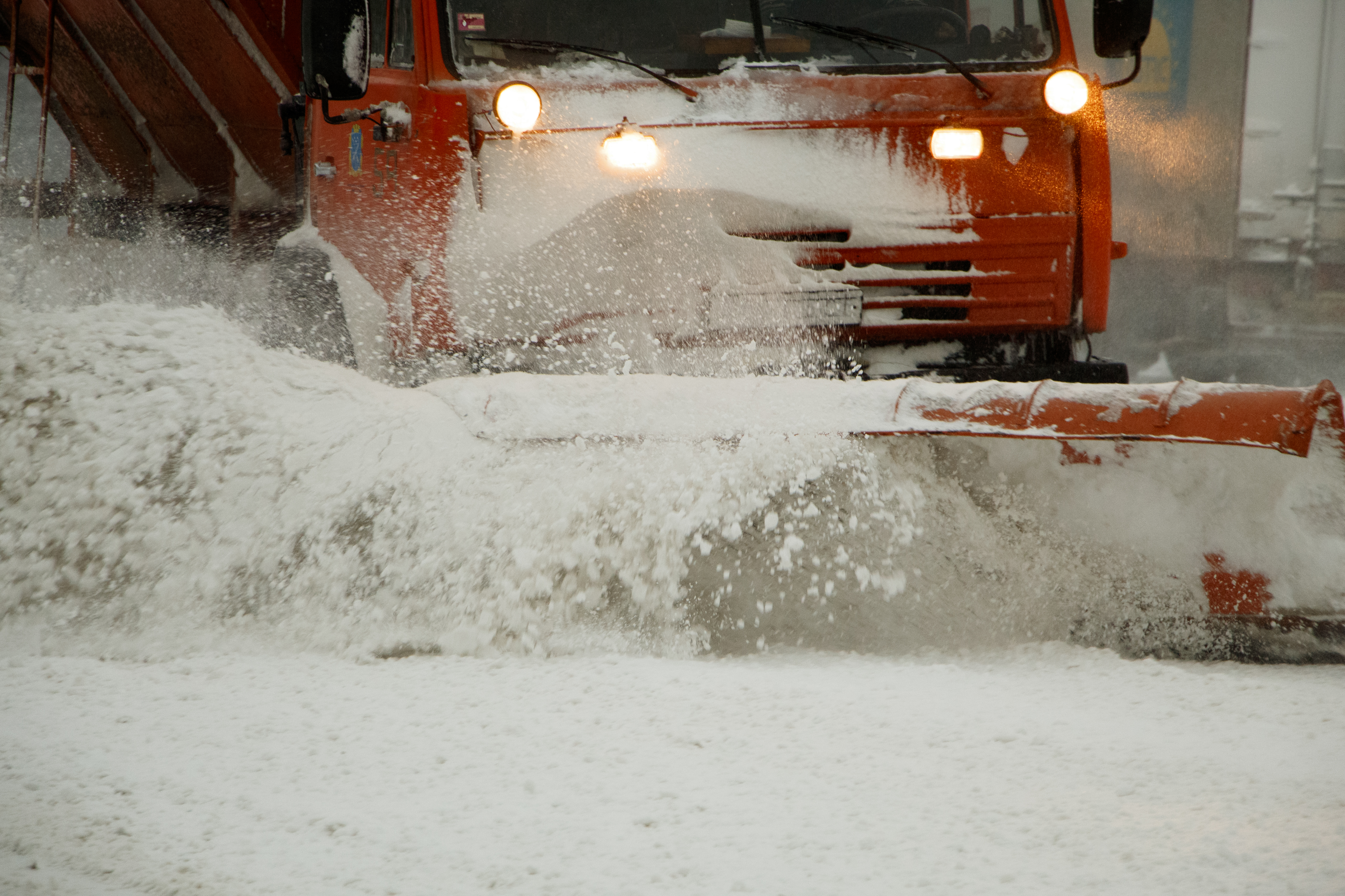 Новость - События - 100 машин для прибирання снігу: У Дніпрі продовжують активно розчищати вулиці