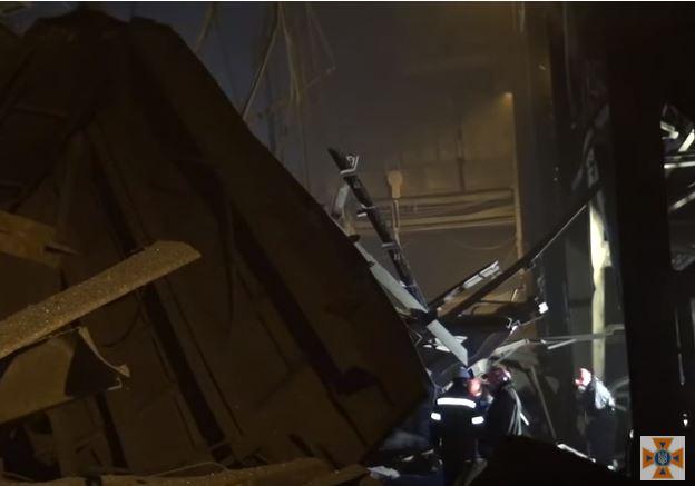 Новость - События - В Кривом Роге на заводе обвалилась крыша: есть погибший