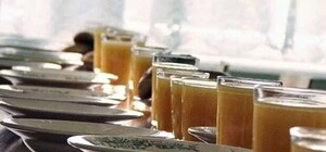 В парке Шевченко раздают бесплатные обеды нуждающимся: когда и во сколько