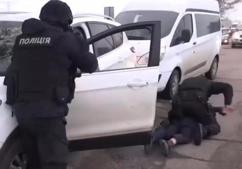 Новость - События - Не хватало зарплаты: днепровский полицейский организовал бизнес на продаже наркотиков