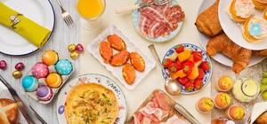 Не только крашанки и куличи: что стоит положить в пасхальную корзину?