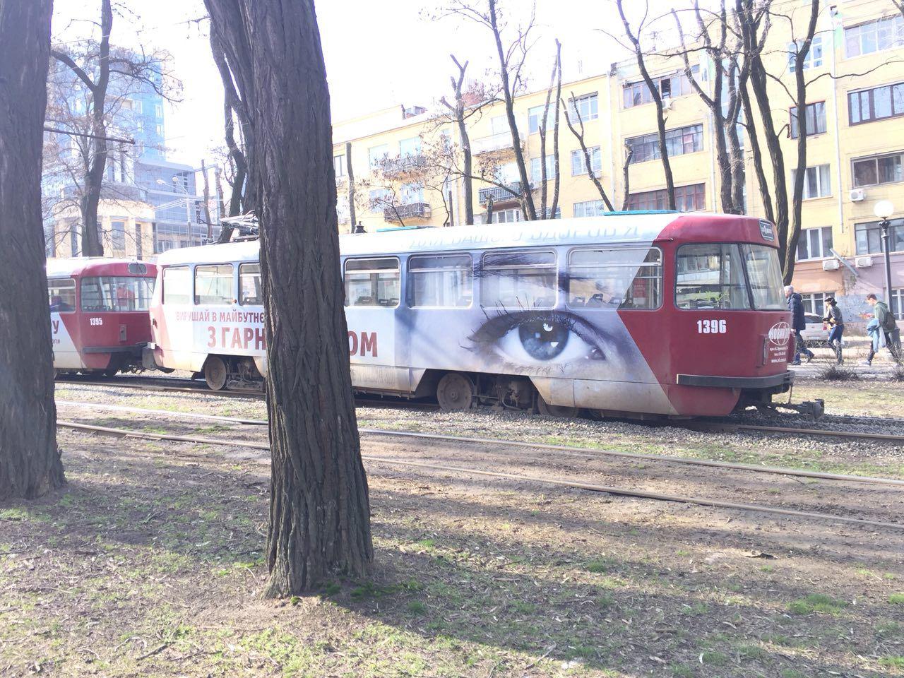 Трамвай №1 слетел с рельсов
фото: соцсети