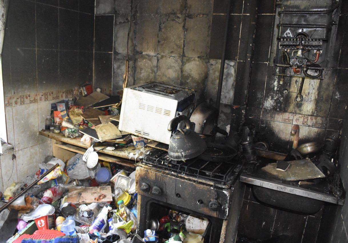 Новость - События - В жилом доме загорелась квартира: спасатели эвакуировали всех соседей