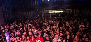 Оторвались на славу: в Киеве на концерте развесили нацистские флаги