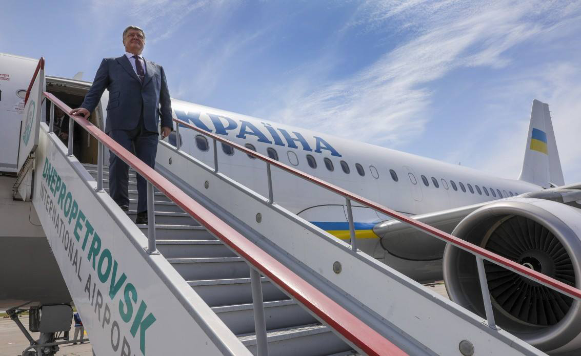 Новость - События - Порошенко во время визита в Днепр пообещал городу новый аэропорт и роль воздушного хаба