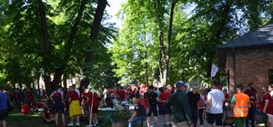 Сильно огорчились: англичане побили окна в кафе в парке Шевченко