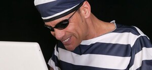 За пределами Украины: кто минирует харьковские бизнес-центры