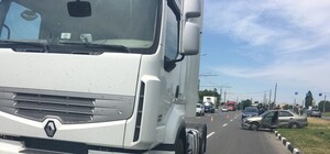 Много пострадавших: в Харькове легковушка влетела в грузовик