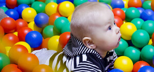 Ну и игры: в одесском детском центре ребенок рассек ногу до кости