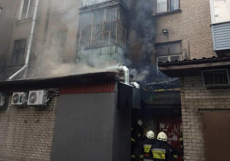Пожар на Слобожанском. фото: ГСЧС