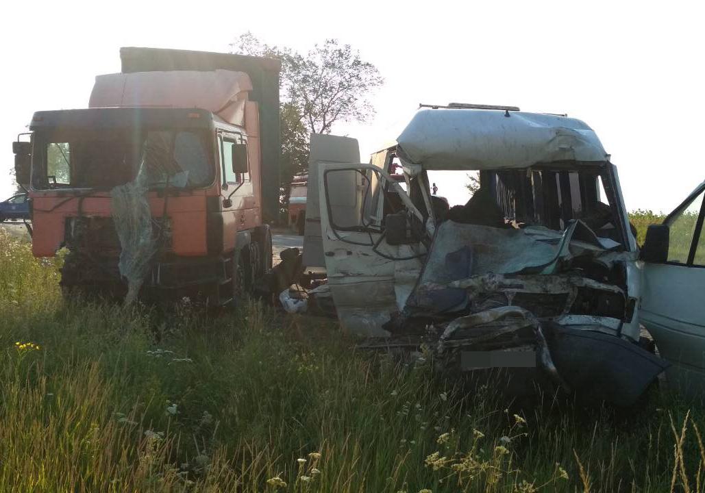 Скончался еще один пассажир в жуткой аварии под Днепром. Фото: Нацполиция