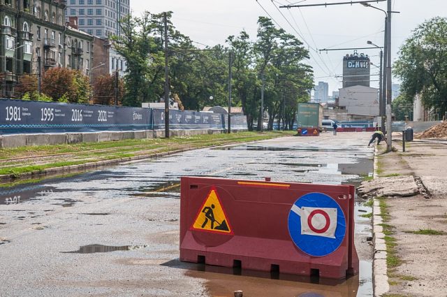 Работы на проспекте Яворницкого. фото: "Наше місто"