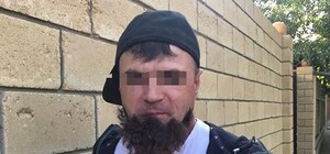Что-то пошло не так: в Одессе задержали киллера, у которого отклеилась борода