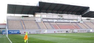 Упал с высоты: перед матчем Лиги Европы на Славутич-Арене погиб мужчина