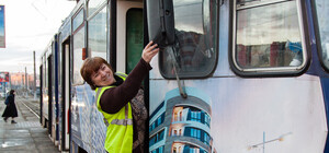 В прямому ефірі: на найвідомішу водійку львівського трамваю напали