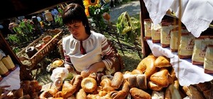 Дегустації, ярмарок і парад коровайниць: львів’ян кличуть на свято хліба